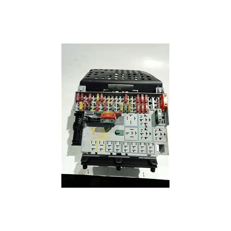 Recambio de caja fusibles/rele para opel vectra c berlina (2002) 2.2 dti 16v referencia OEM IAM 90504534  