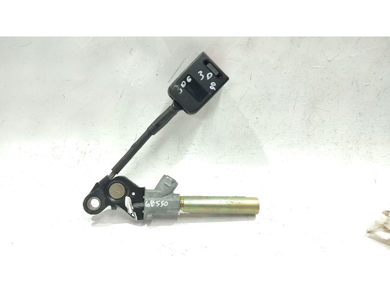 Recambio de enganche cinturon delantero derecho para peugeot 306 (7b, n3, n5) 1.8 16v referencia OEM IAM 96233060xx  