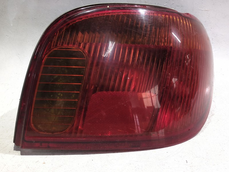 Recambio de piloto trasero derecho para toyota yaris (ncp1/nlp1/scp1)(1999) 1.3 referencia OEM IAM 52049  