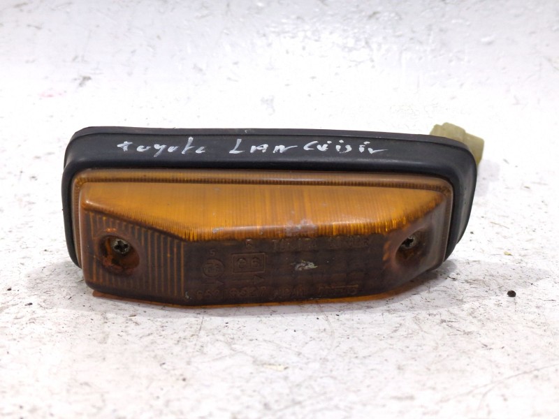 Recambio de piloto lateral derecho para toyota land cruiser (_j7_) 2304 referencia OEM IAM 65276527  