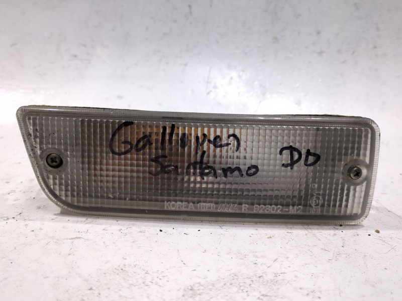 Recambio de piloto delantero derecho para hyundai santamo 2.0 referencia OEM IAM 92302M20  