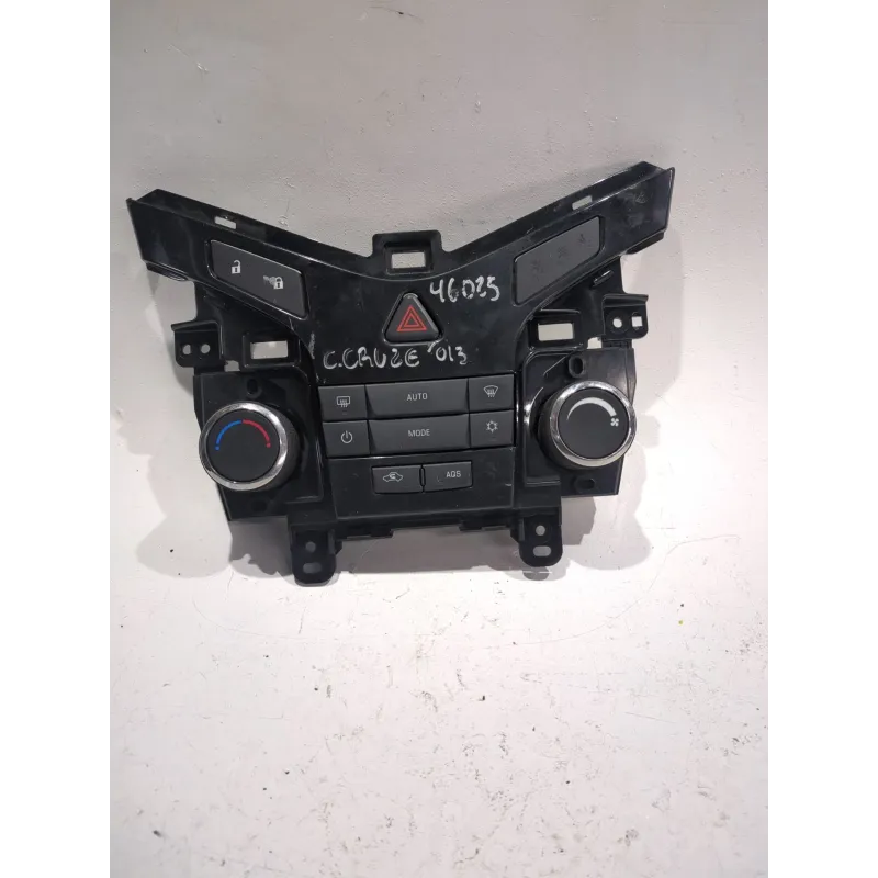 Recambio de mando climatizador para chevrolet cruze a17dts referencia OEM IAM 3827208  