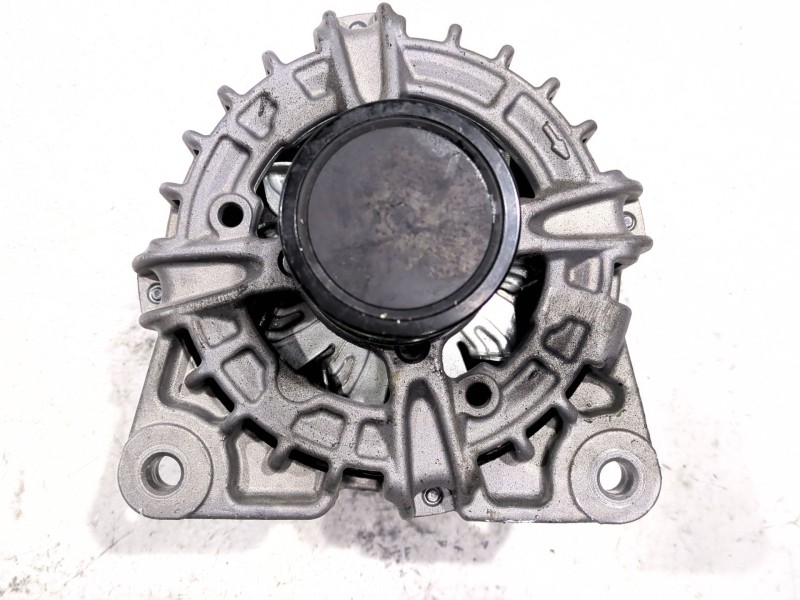 Recambio de alternador para renault captur ii (hf_) tce 100 (hfmt) referencia OEM IAM 231002175R  