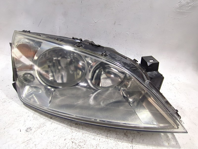 Recambio de faro delantero derecho para ford mondeo iii sedán (b4y) 2.0 tdci referencia OEM IAM 0301174202  