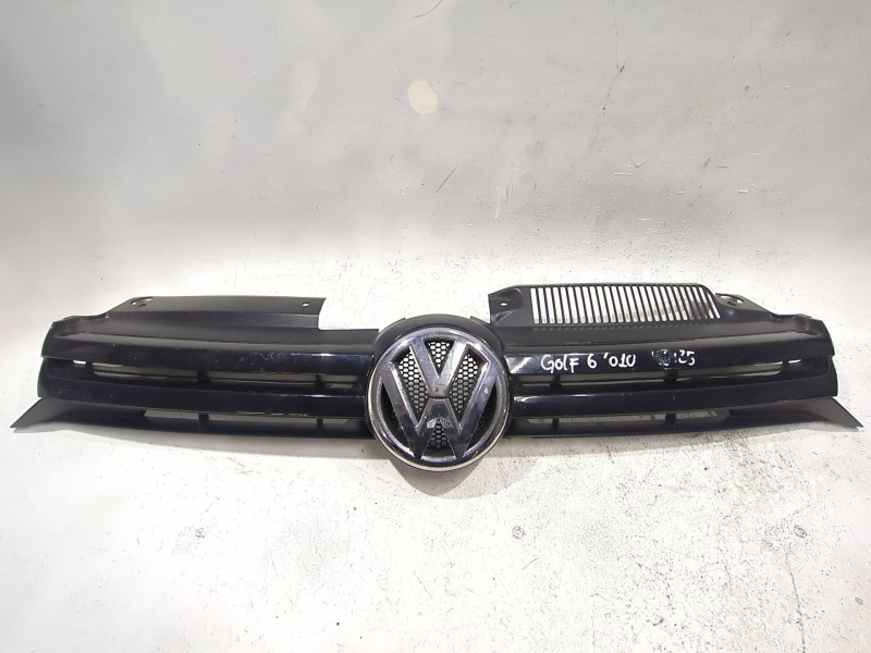 Recambio de parrilla delantera para volkswagen golf vi (5k1) 1.6 tdi referencia OEM IAM 5K0853653  