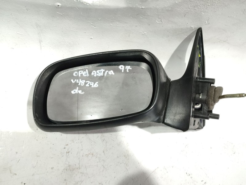 Recambio de retrovisor izquierdo para opel astra f caravan (1991) 1.7 d referencia OEM IAM E30156548  