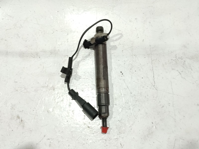 Recambio de inyector para seat leon (1m1) 1.9 tdi referencia OEM IAM 038130201S  0432193580
