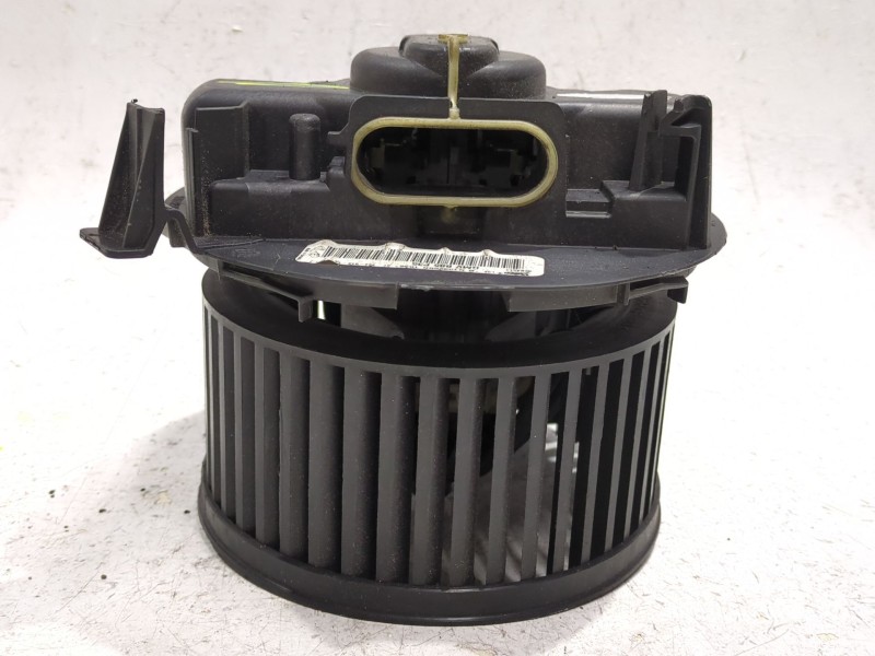 Recambio de motor calefaccion para renault clio k9k 67 referencia OEM IAM B85P35  