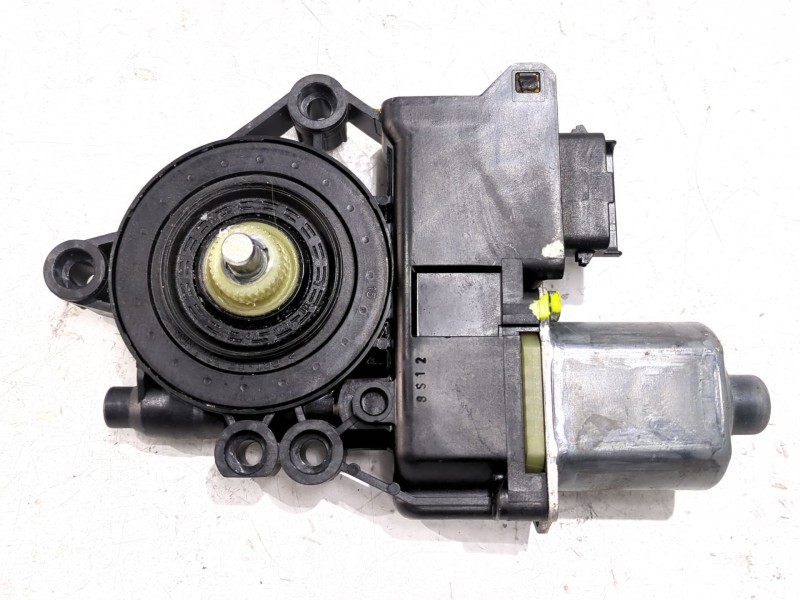 Recambio de motor elevalunas delantero derecho para kia venga (yn) 1.4 crdi 90 referencia OEM IAM 824601P010  