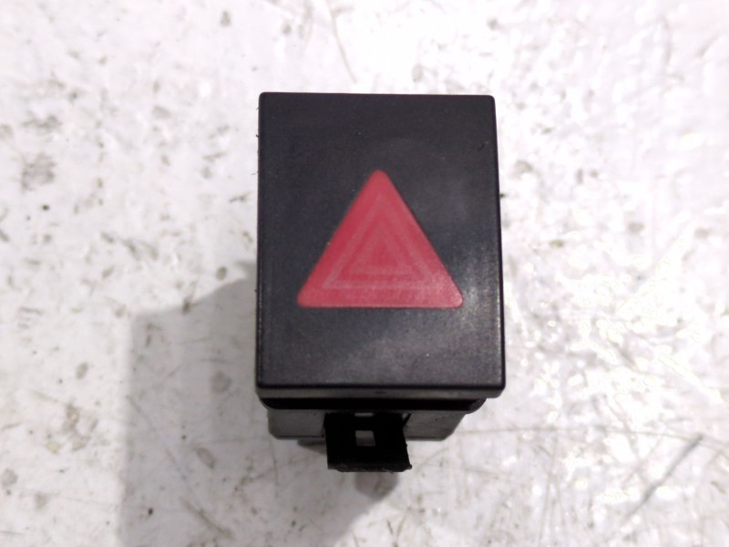 Recambio de boton emergencia para volkswagen polo iv (9n1)(11.2001) 1.4 16v referencia OEM IAM 8Q0953235A  