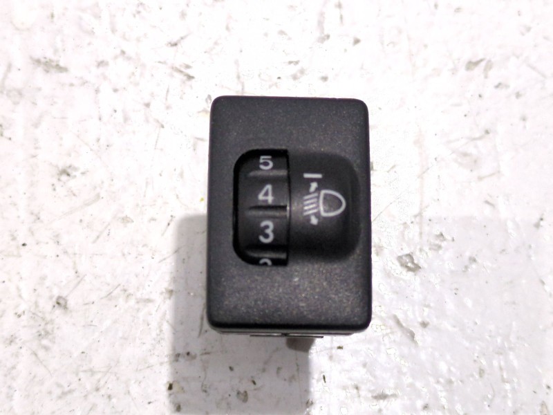 Recambio de regulador altura luces para toyota auris (_e15_) 1.6 (zre151_) referencia OEM IAM 8415202040  