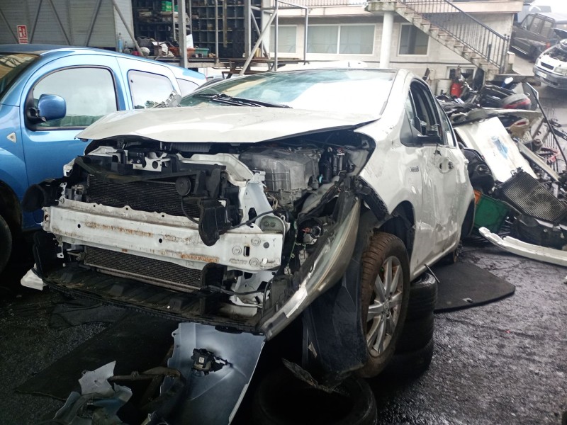 toyota yaris (_p13_) del año 2013