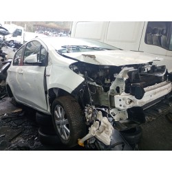 toyota yaris (_p13_) del año 2013