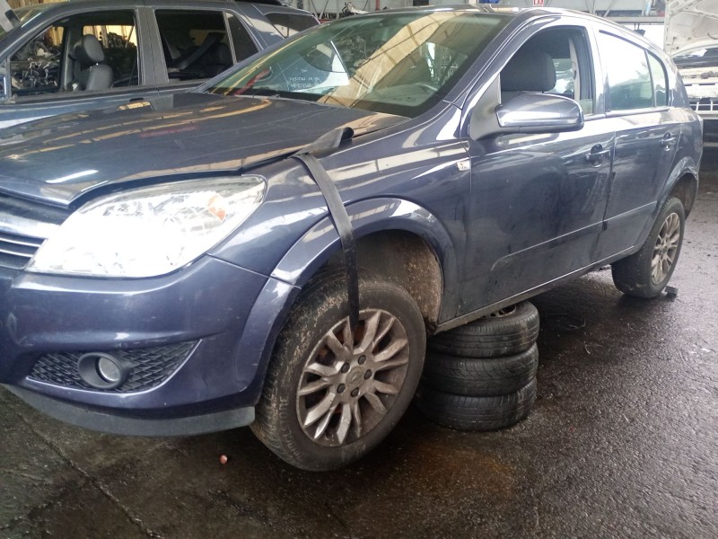 opel astra h (a04) del año 2009