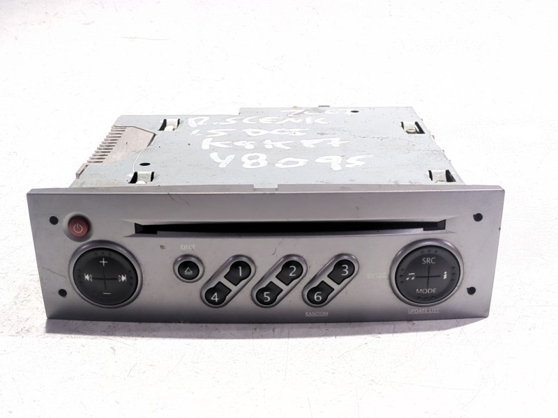 Recambio de sistema audio / radio cd para renault megane scénic 1.5 dci 106 cv referencia OEM IAM 8200562686T  