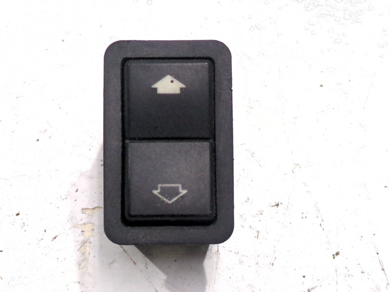 Recambio de mando elevalunas delantero izquierdo para bmw 5 (e39) 530 d referencia OEM IAM 8368974  