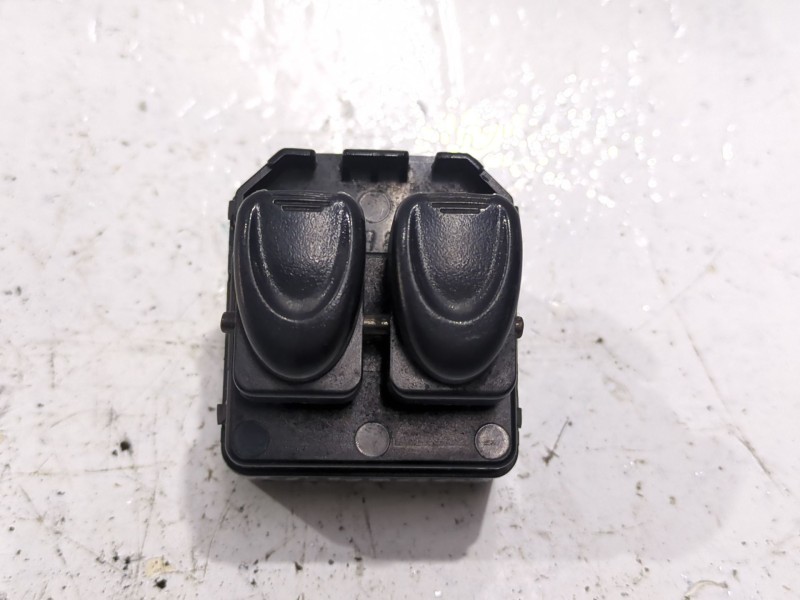 Recambio de mando elevalunas delantero izquierdo para daewoo matiz (m100, m150) 1.0 referencia OEM IAM BK31H  