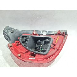 Recambio de piloto trasero derecho para renault clio iii 1.5 dci referencia OEM IAM 8200776050  