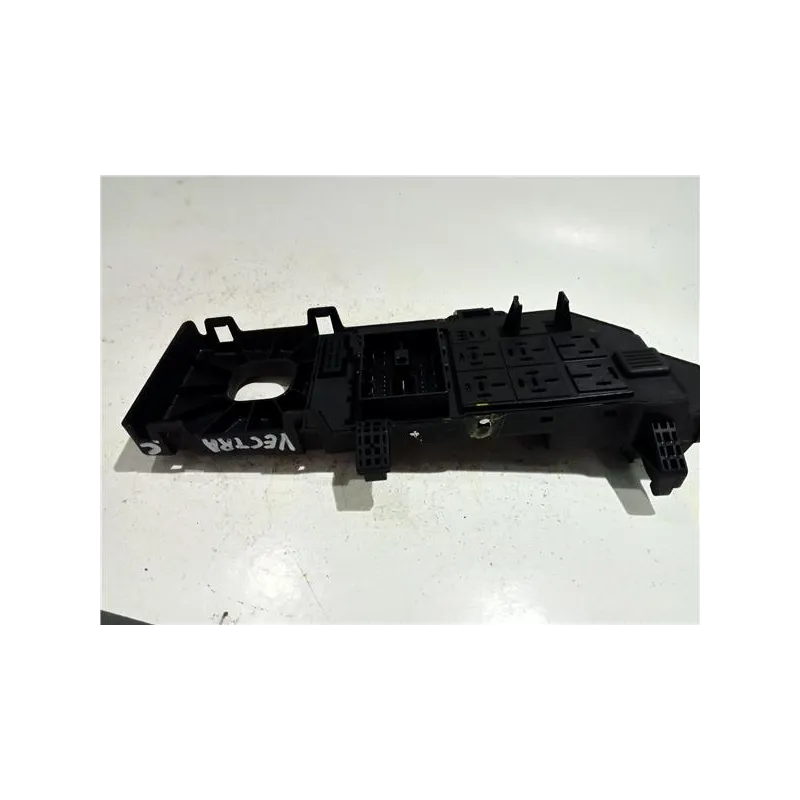 Recambio de caja fusibles/rele para opel signum (2003) referencia OEM IAM 24443147  