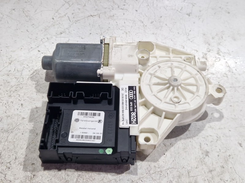 Recambio de motor elevalunas delantero derecho para audi a3 (8p1) 2.0 tdi 16v referencia OEM IAM 8P0959802H  