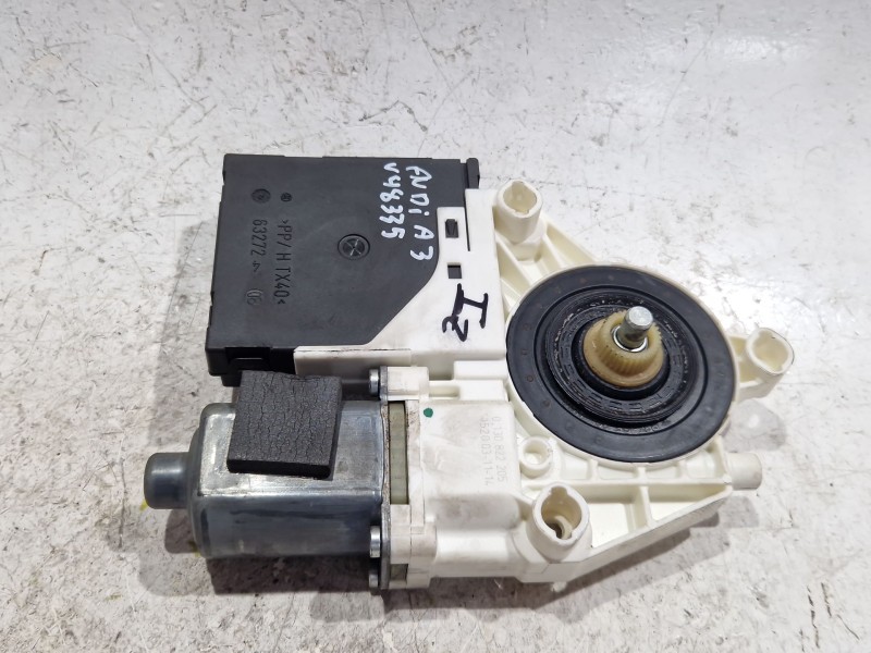 Recambio de motor elevalunas delantero izquierdo para audi a3 (8p1) 1.9 tdi referencia OEM IAM 8P0959801A  