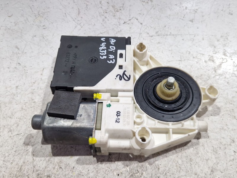 Recambio de motor elevalunas delantero derecho para audi a3 (8p1) 1.9 tdi referencia OEM IAM 8P0959802A  