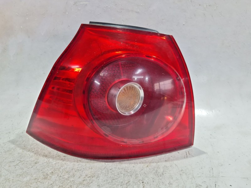 Recambio de piloto trasero izquierdo para volkswagen golf v (1k1) 1.9 tdi referencia OEM IAM 1K6945095E  