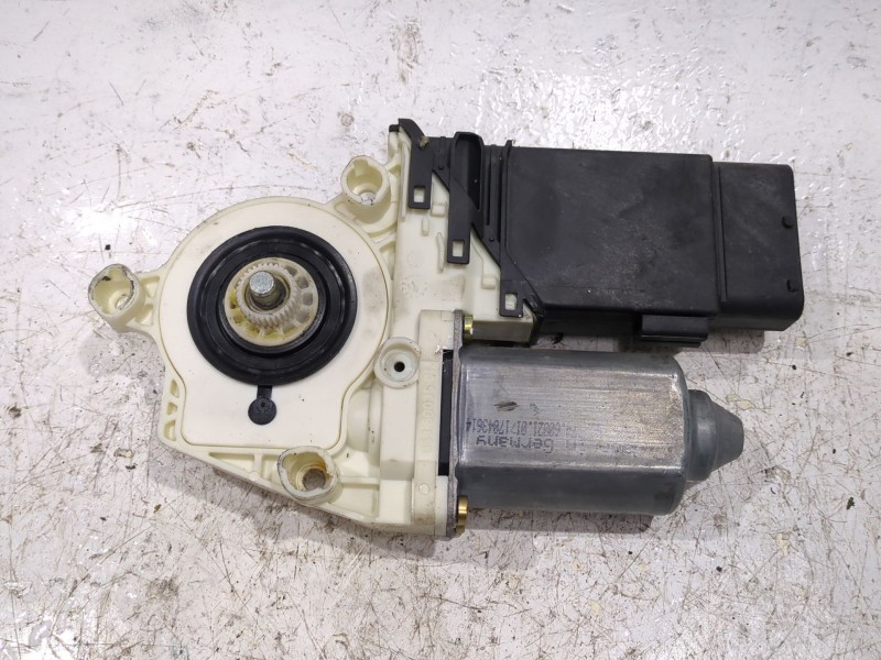 Recambio de motor elevalunas delantero derecho para seat leon (1m1) 1.9 tdi referencia OEM IAM 105415301  