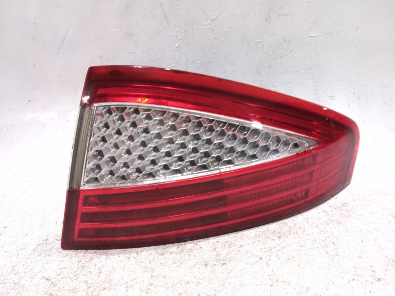 Recambio de piloto trasero derecho para ford mondeo iv (ba7) 1.8 tdci referencia OEM IAM 757113404A  