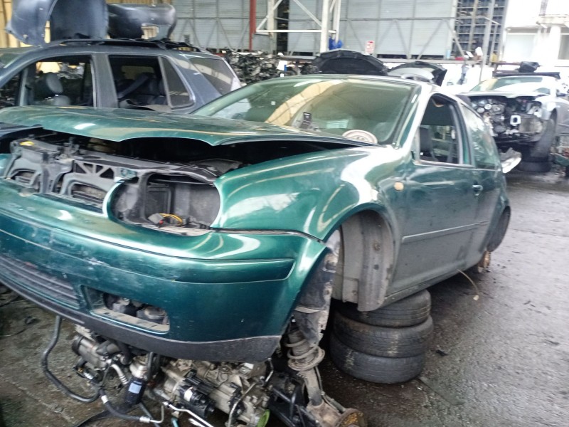 volkswagen golf iv berlina (1j1)(1997) del año 1999