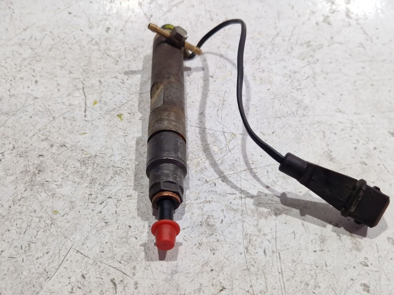 Recambio de inyector para volkswagen golf iv (1j1) 1.9 tdi referencia OEM IAM 028130201S  