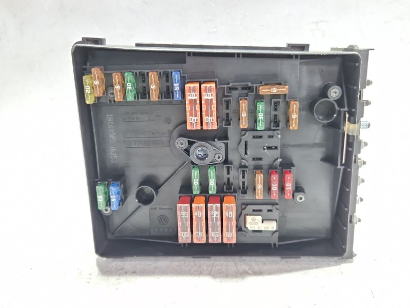 Recambio de caja reles / fusibles para seat leon (1p1) 2.0 tdi 16v referencia OEM IAM 1K0937125  