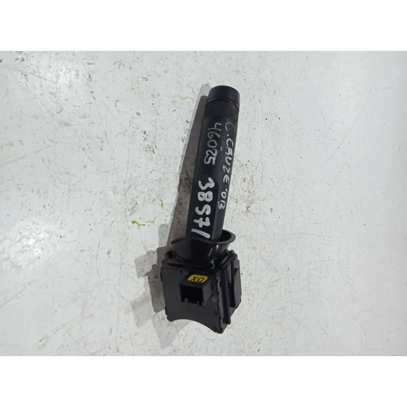 Recambio de mando intermitentes para chevrolet cruze a17dts referencia OEM IAM 20941129  