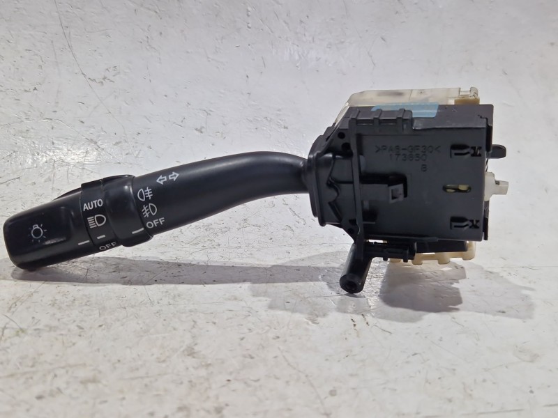 Recambio de mando intermitentes para toyota avensis berlina (t25)(2003) 2.2 d-cat referencia OEM IAM 17F224  