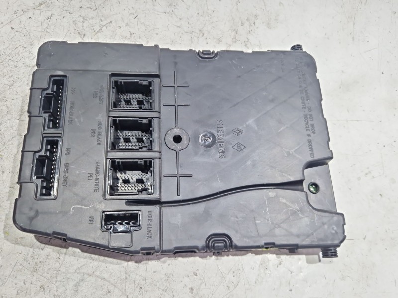 Recambio de caja reles / fusibles para renault megane scénic (ja0/1_) 1.9 dti (ja0n) referencia OEM IAM 8200525385  