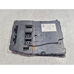 CAJA RELES / FUSIBLES 8200724338 