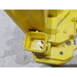 Recambio de cerradura puerta delantera derecha para fiat qubo referencia OEM IAM 1370896080  