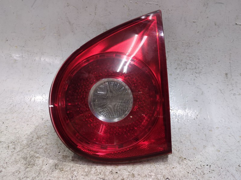 Recambio de piloto porton trasero derecho para volkswagen golf v (1k1) 1.9 tdi referencia OEM IAM 1K6945094G  