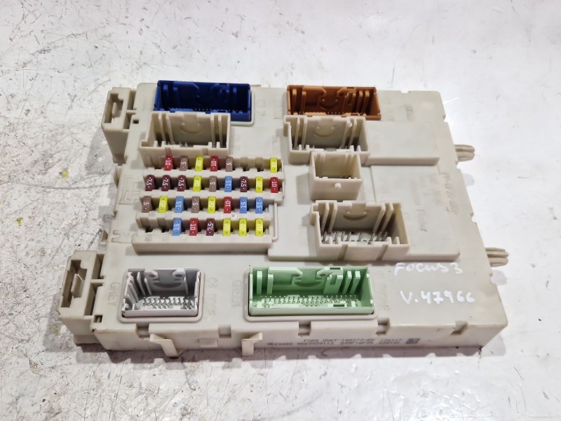Recambio de caja reles / fusibles para ford focus iii 1.5 tdci referencia OEM IAM GV6T14A073EH  
