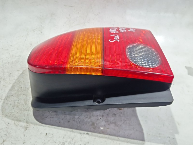 Recambio de piloto trasero derecho para seat arosa (6h1)(1997) 1.0 referencia OEM IAM 38020748  