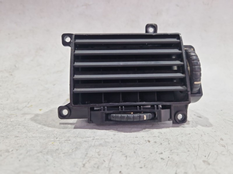 Recambio de rejilla aireadora para kia cerato i sedán (ld) 2.0 crdi referencia OEM IAM LD84890A  