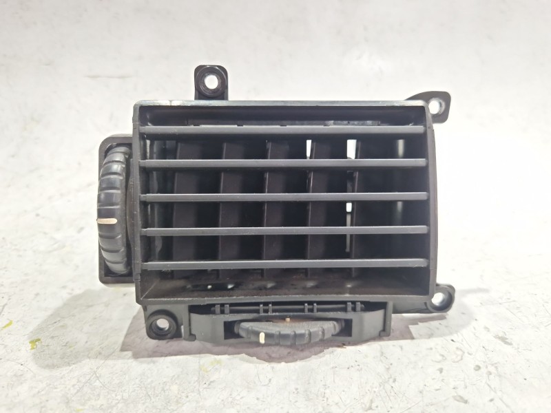 Recambio de rejilla aireadora para kia cerato i sedán (ld) 2.0 crdi referencia OEM IAM LD84880A  