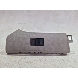 MANDO ELEVALUNAS DELANTERO DERECHO 742310D090 