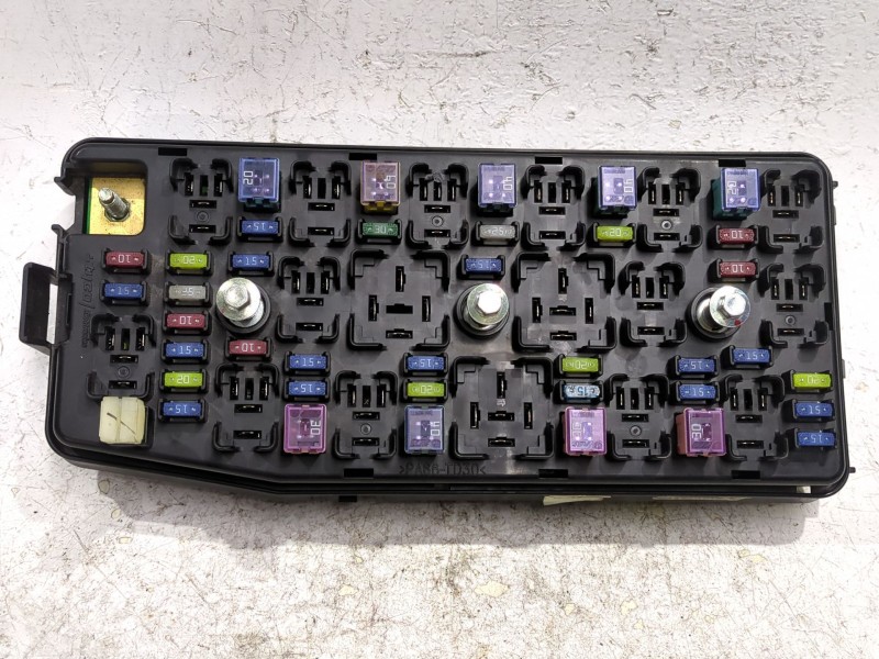 Recambio de caja reles / fusibles para chevrolet captiva (c100, c140) 2.0 d 4wd referencia OEM IAM 07046N  