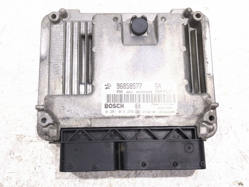 Recambio de centralita inyeccion para chevrolet captiva (c100, c140) 2.0 d 4wd referencia OEM IAM 96858577  