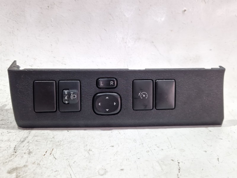 Recambio de mando multifuncion para toyota avensis sedán (_t27_) 2.0 d-4d (adt270_) referencia OEM IAM 183647  