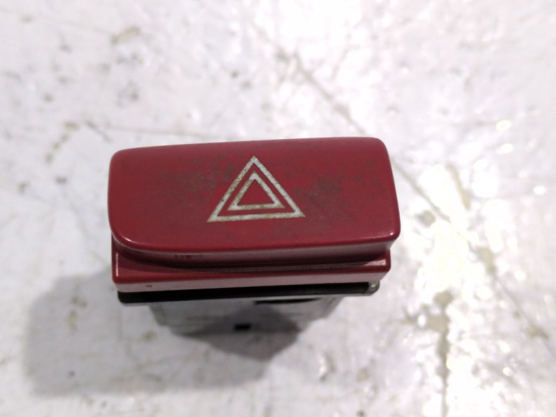 Recambio de boton emergencia para kia rio ii (jb) 1.5 crdi referencia OEM IAM 864W0140  