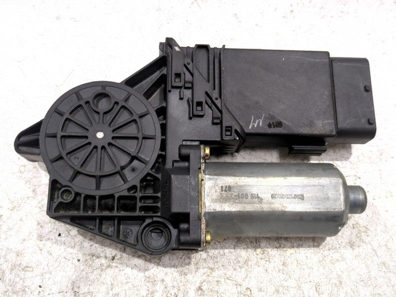Recambio de motor elevalunas delantero izquierdo para volkswagen golf iv (1j1) 1.9 tdi referencia OEM IAM 101430202  