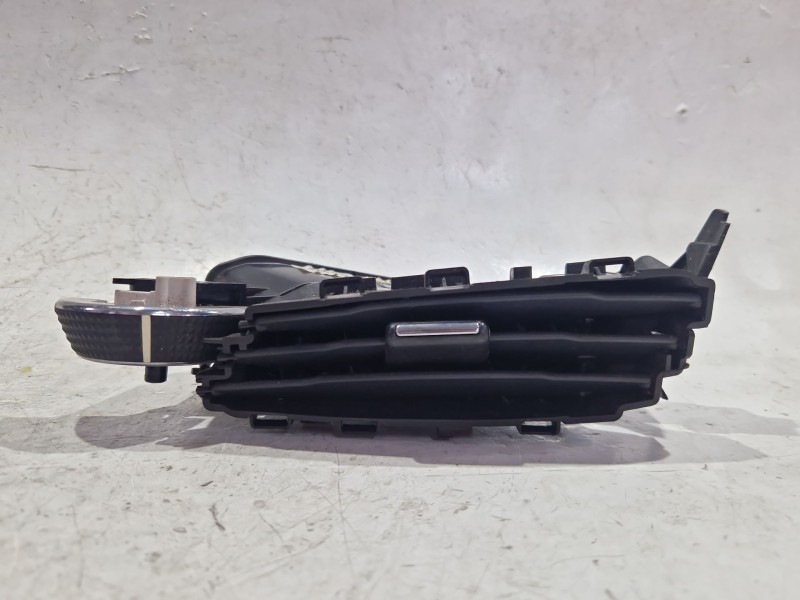 Recambio de aireador izquierdo para ford focus iii 1.0 ecoboost referencia OEM IAM BM51A014L21  