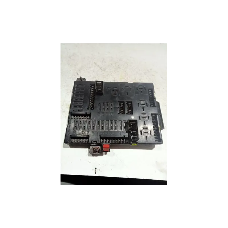 Recambio de caja fusibles/rele para mercedes-benz mb 100 d camión (631) referencia OEM IAM 6315400973  